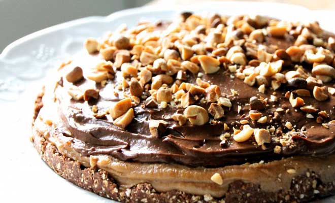 We Hear Living - Raw peanut butter and chocolate cheesecake recipe