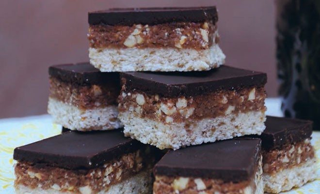 Chocolate-topped crunchy peanut cookie bars recipe