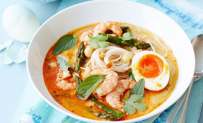 Coconut and king prawn laksa recipe