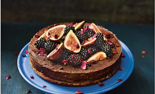 Raw date, fig and blackberry cake