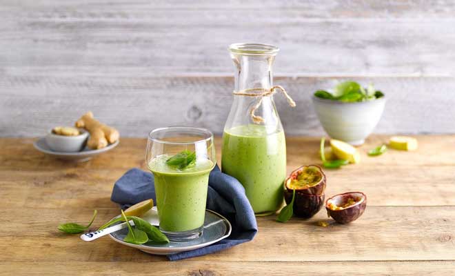 Banana, spinach and passion fruit smoothie